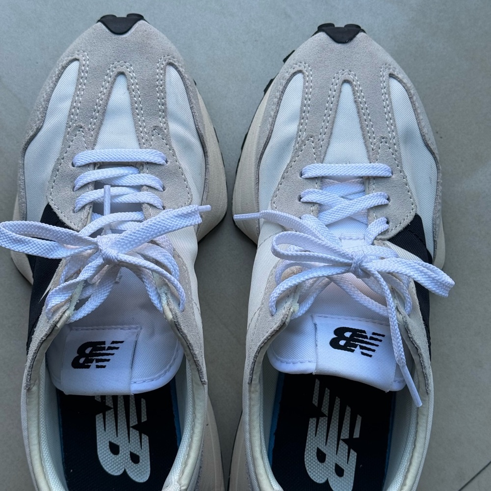 NEW BALANCE | 327 Sneakers Tennis Shoes White Gray  Black | Women’s Size 6.5